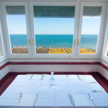 Hotel Nettuno Pesaro Kültér fotó