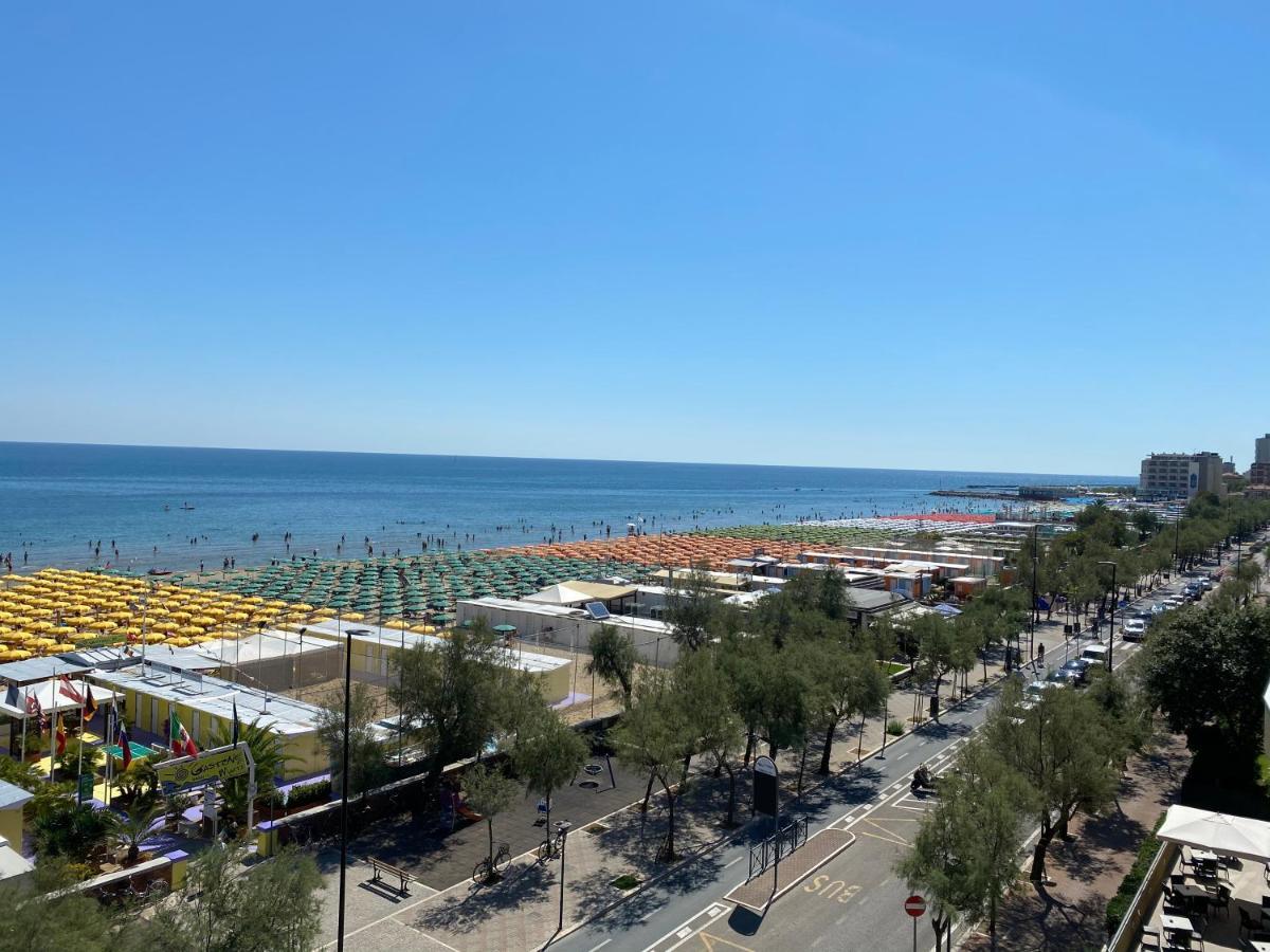 Hotel Nettuno Pesaro Kültér fotó
