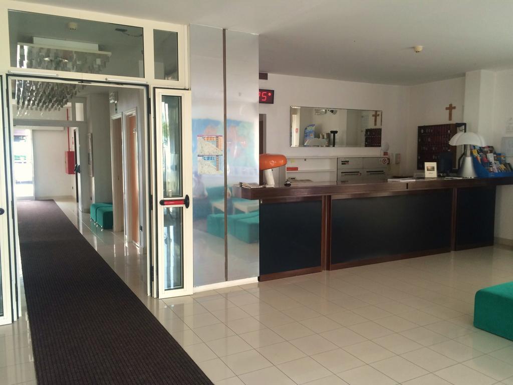 Hotel Nettuno Pesaro Kültér fotó