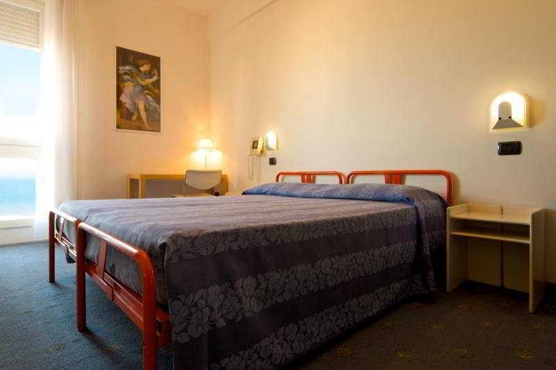 Hotel Nettuno Pesaro Kültér fotó