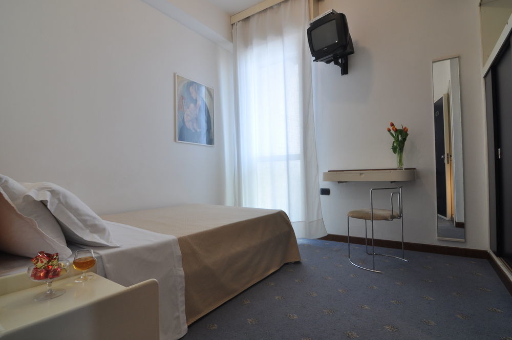 Hotel Nettuno Pesaro Kültér fotó