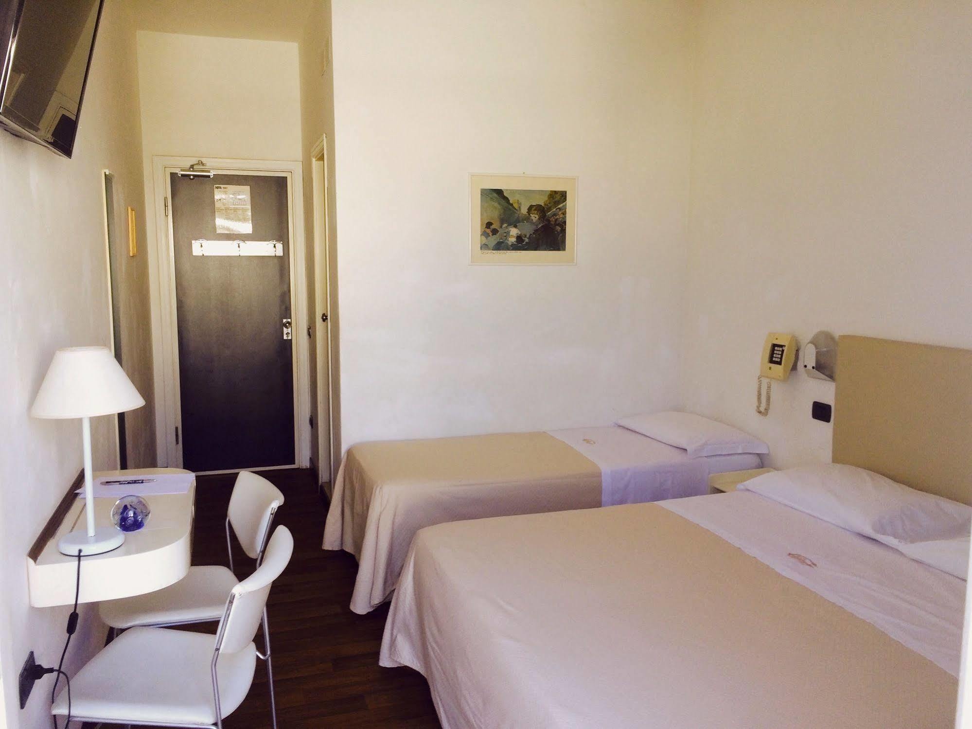 Hotel Nettuno Pesaro Kültér fotó