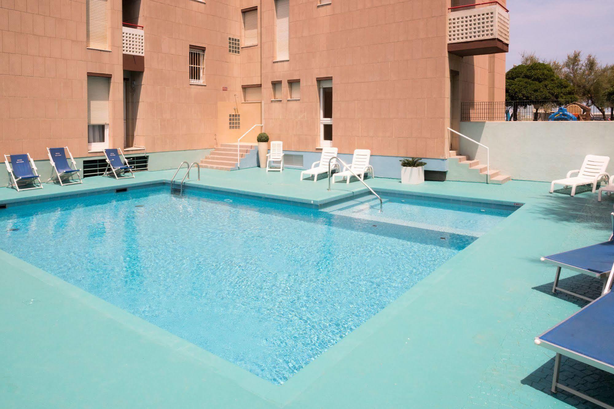 Hotel Nettuno Pesaro Kültér fotó