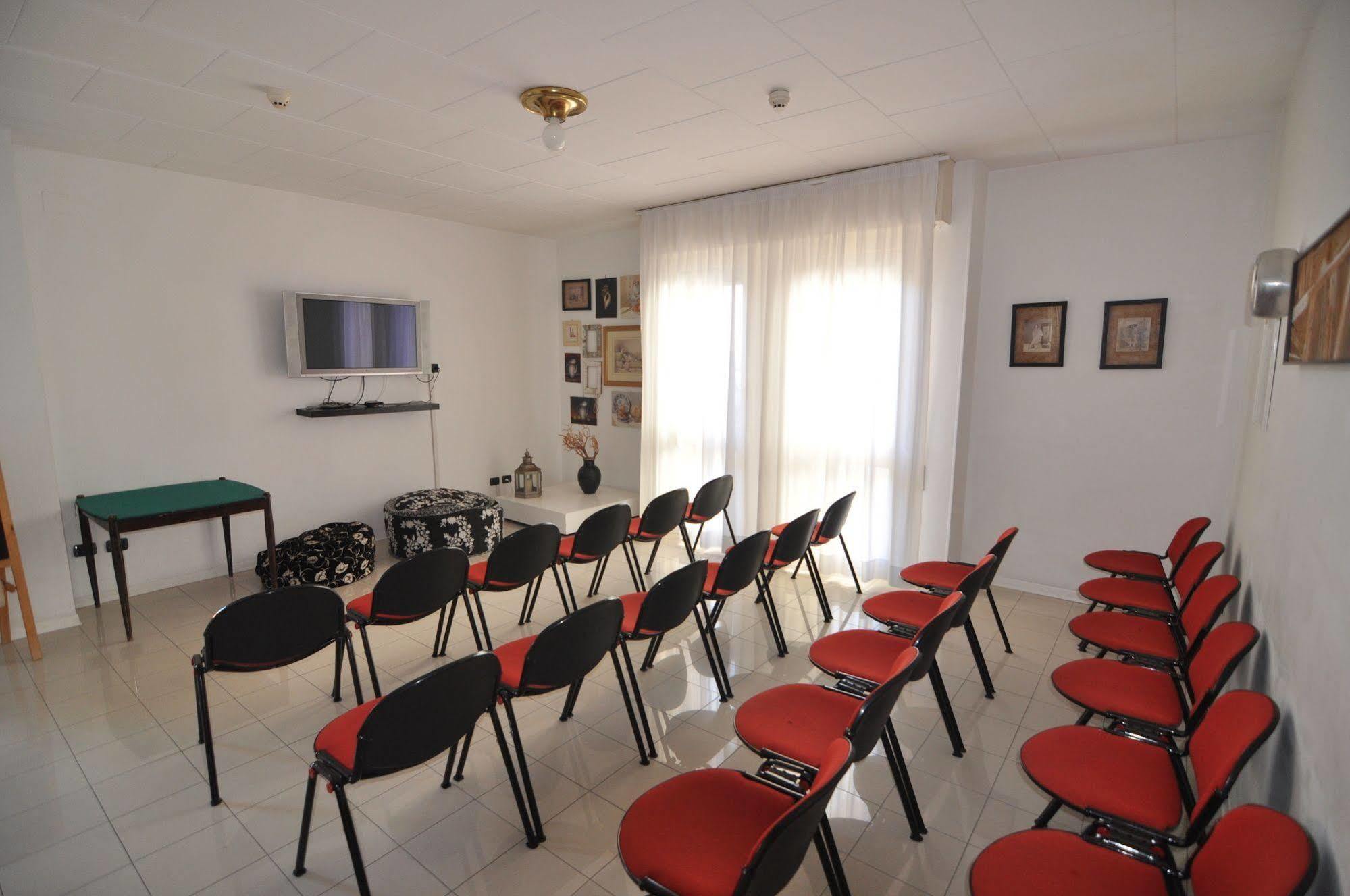 Hotel Nettuno Pesaro Kültér fotó