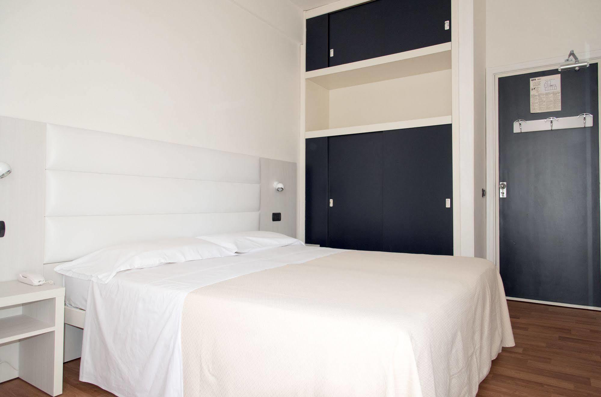 Hotel Nettuno Pesaro Kültér fotó